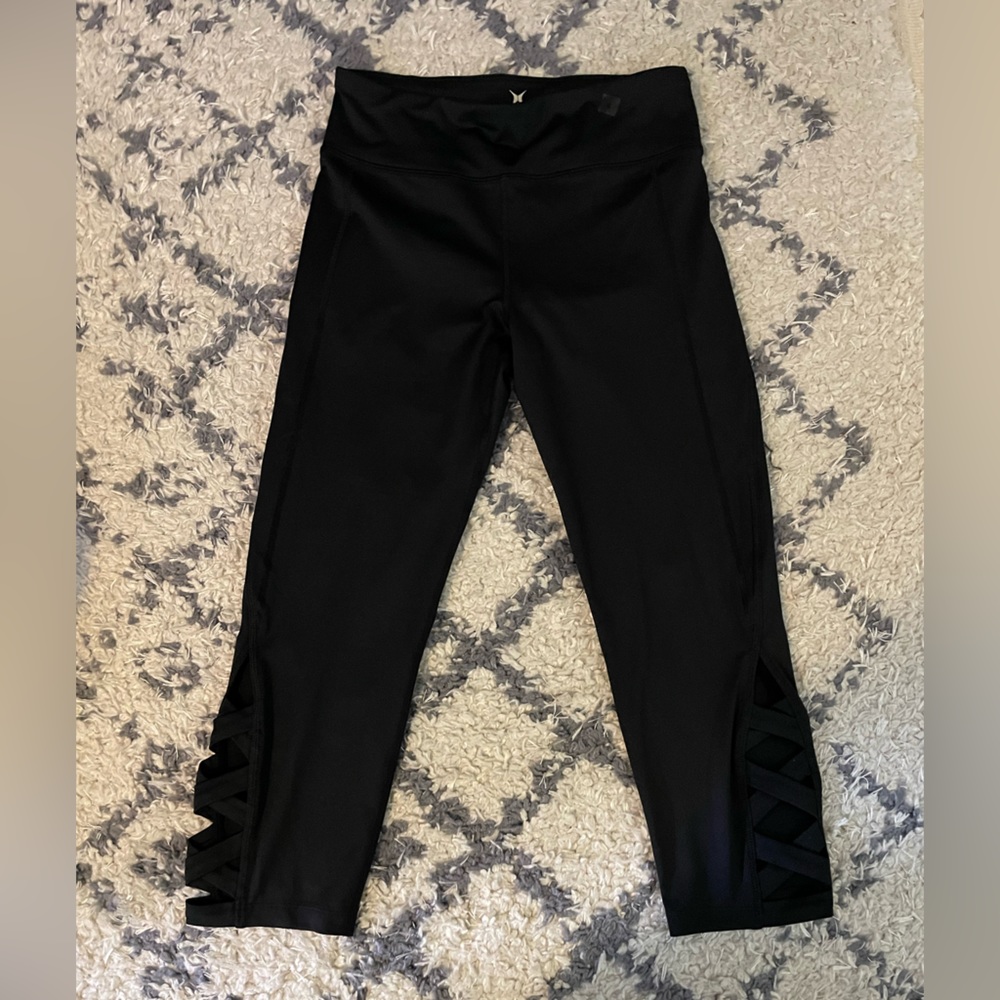 Express Leggings NWT, Cropped With Crisscross Ladder Detail - Size Small